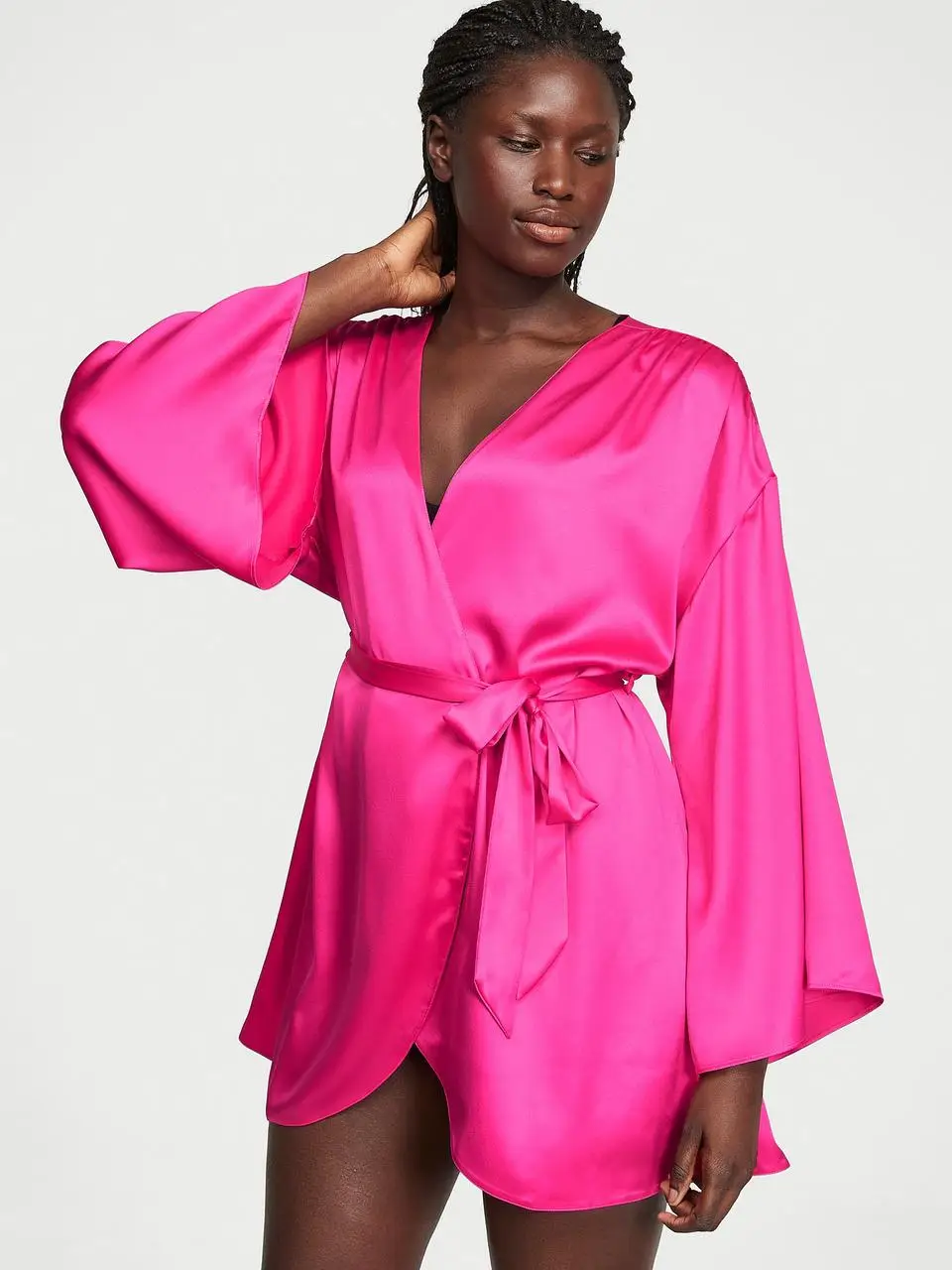 Халат сатиновий короткий Satin Short Robe Victoria's Secret колір - фуксія, розмір - Xs/S