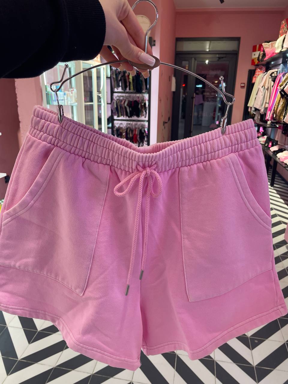 Жіночі рожеві шорти від бренду Victoria's Secret Size M