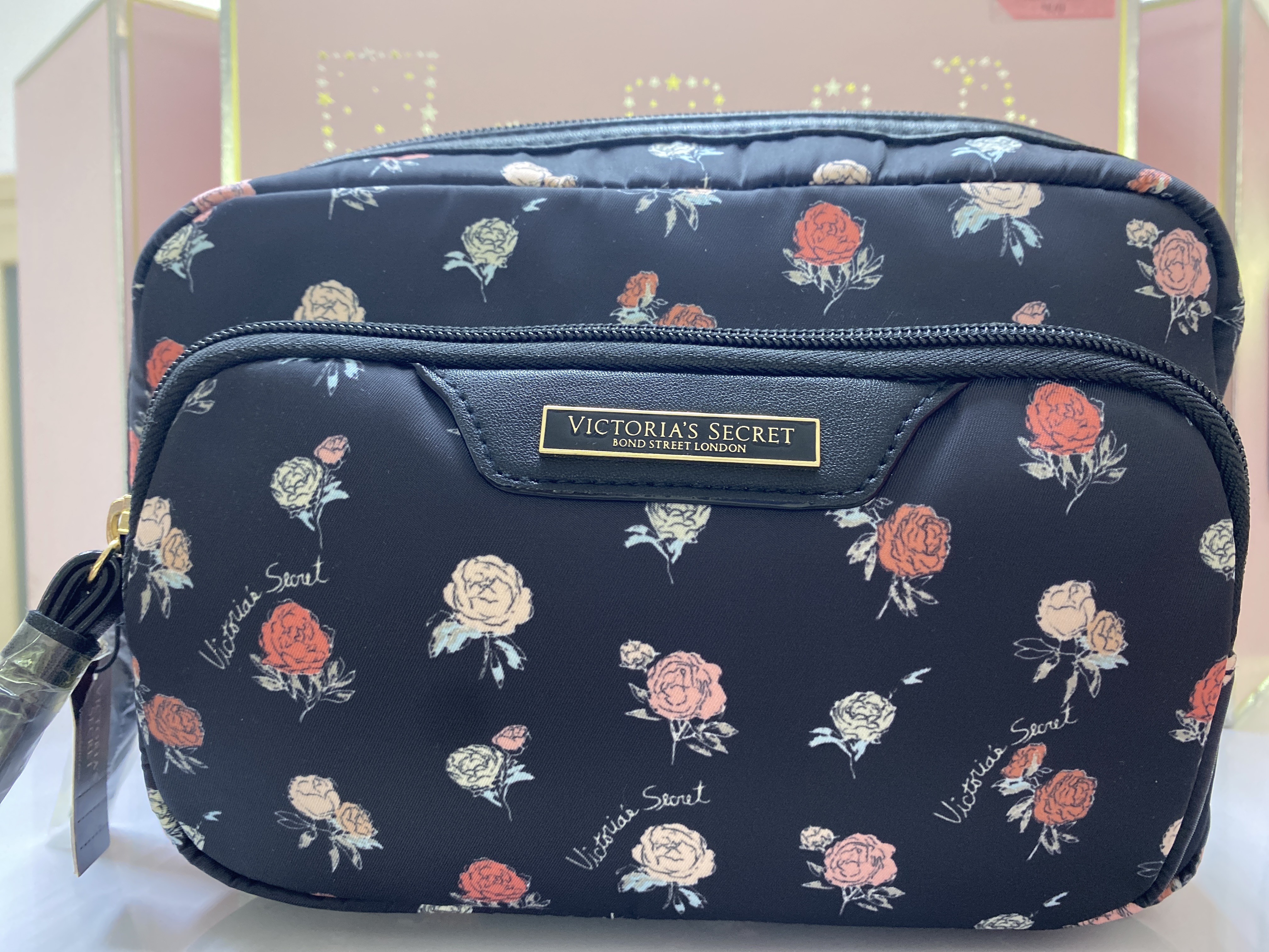 Косметичка чорна з квітами Victoria's Secret Floral Makeup Bag