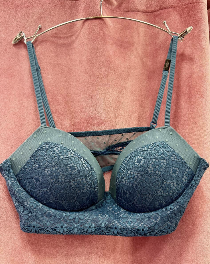 Бюстгальтер синій Victoria's Secret Sexy Tee Push-Up Bra in Eyelet Lace Size M