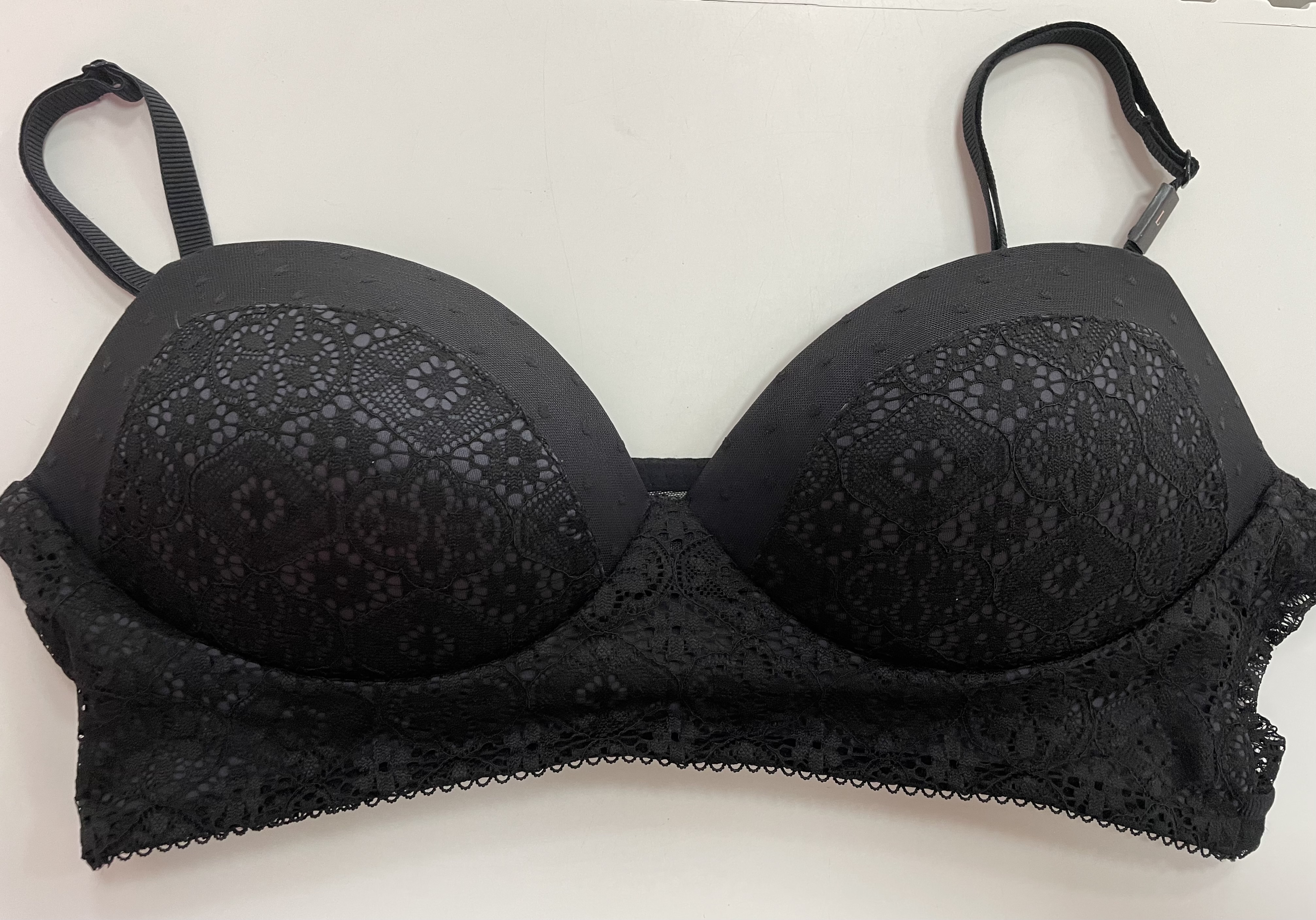 Бюстгальтер чорний Victoria's Secret Sexy Tee Push-Up Bra in Eyelet Lace Size L