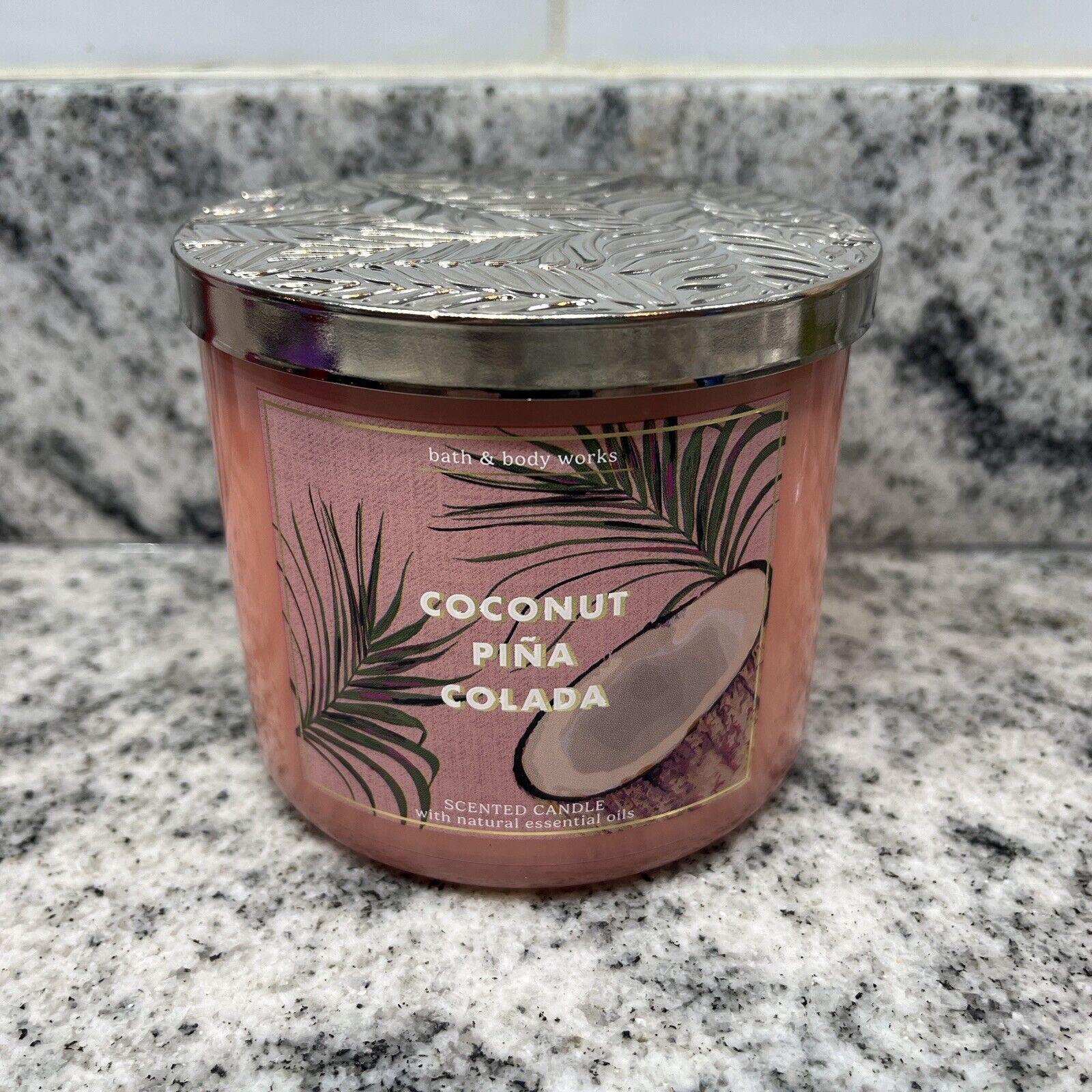 Ароматизована свічка Bath and Body Works - COCONUT PINA COLADA