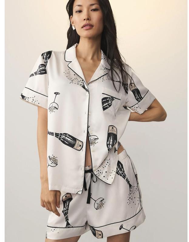 Сатинова бежева піжама з келихами з шортами Victoria's Secret Glazed Satin Long Pajama Set Size XS