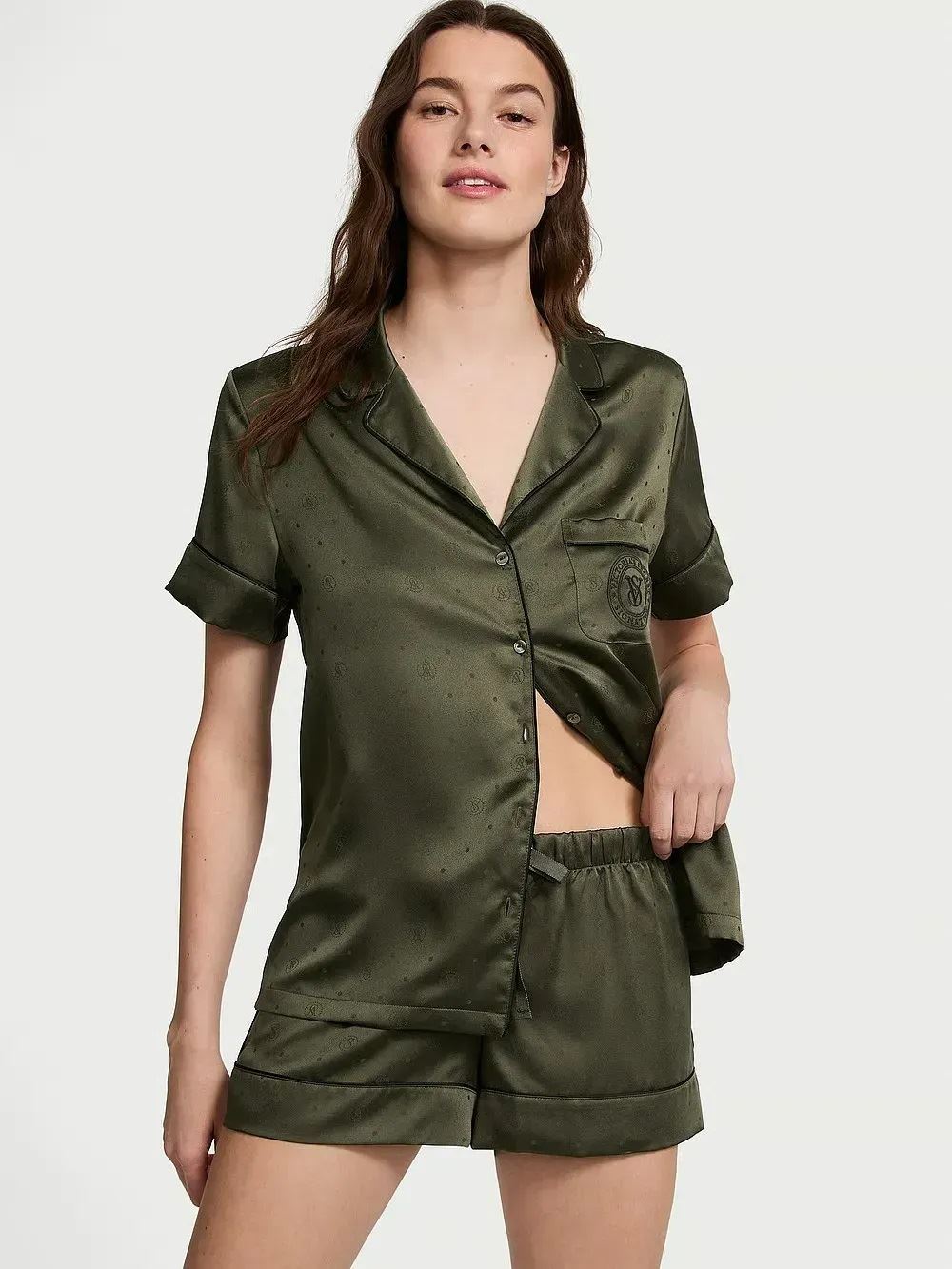Атласна піжама з шортами Satin PJ Set Victoria's Secret оливкова XS